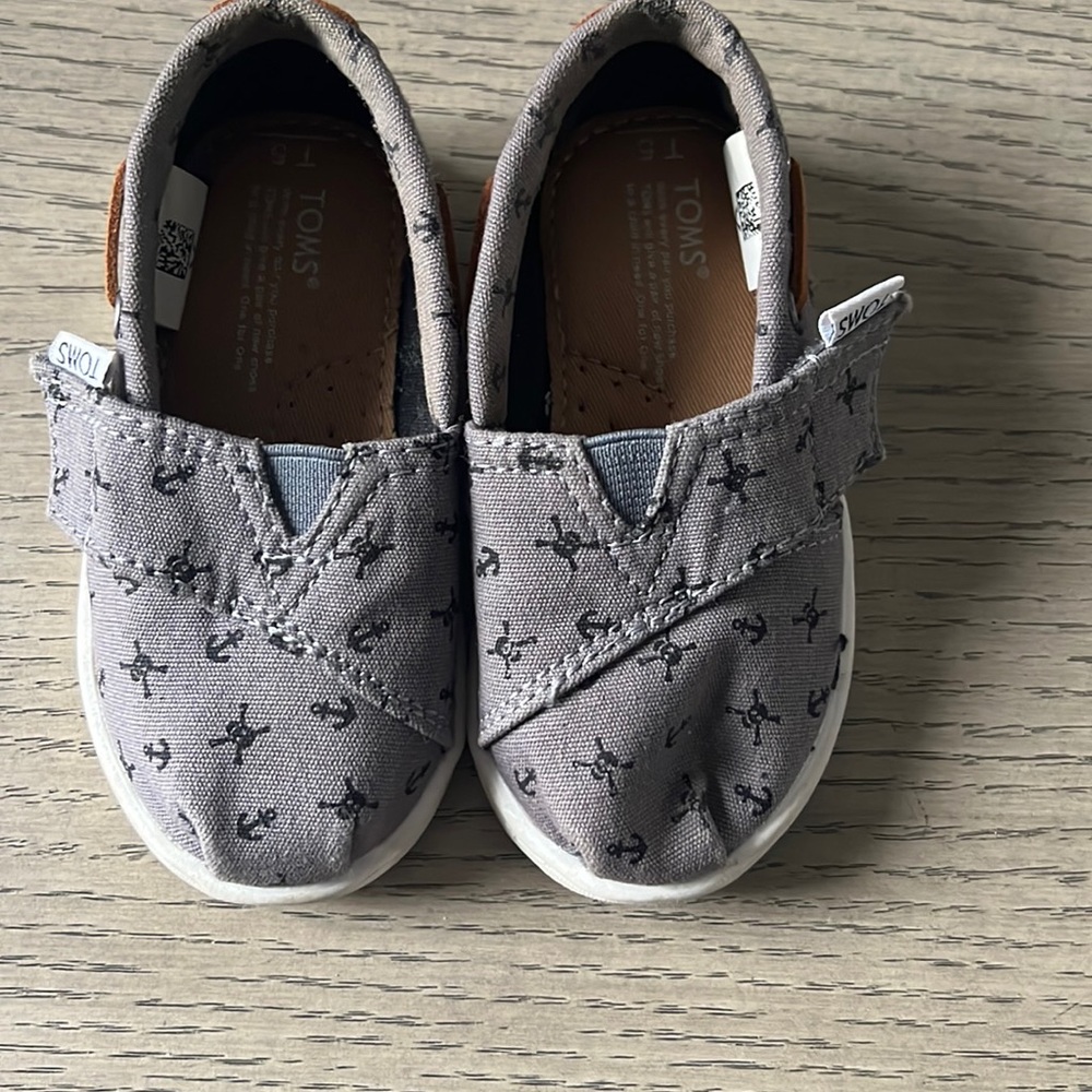 Toms shoes